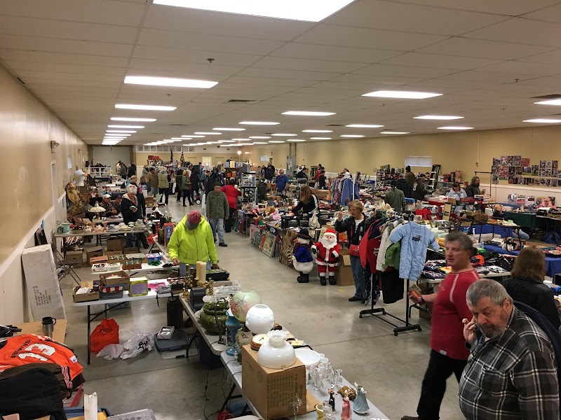 Berea Flea Market Cleveland stage