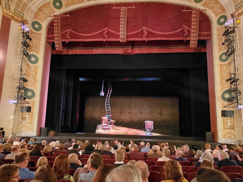 Mimi Ohio Theatre Cleveland stage