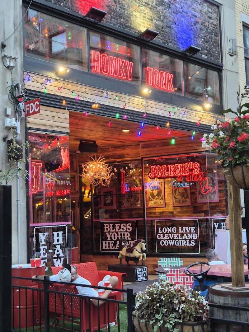 Jolene's Honky Tonk Cleveland stage