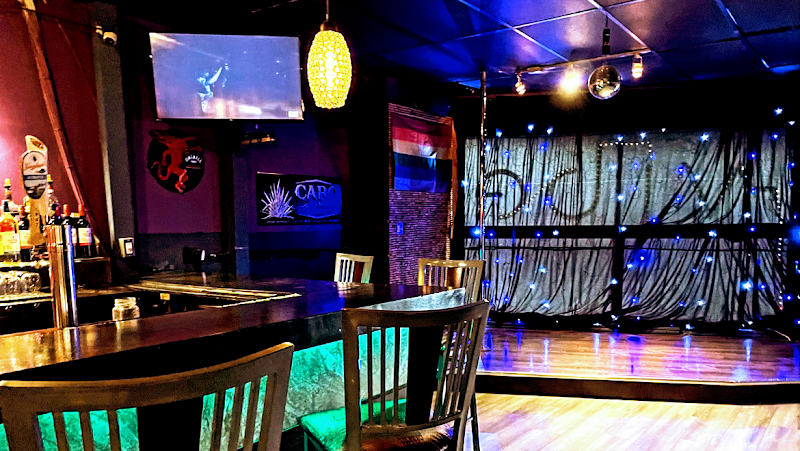 Vibe Bar + Patio Cleveland stage
