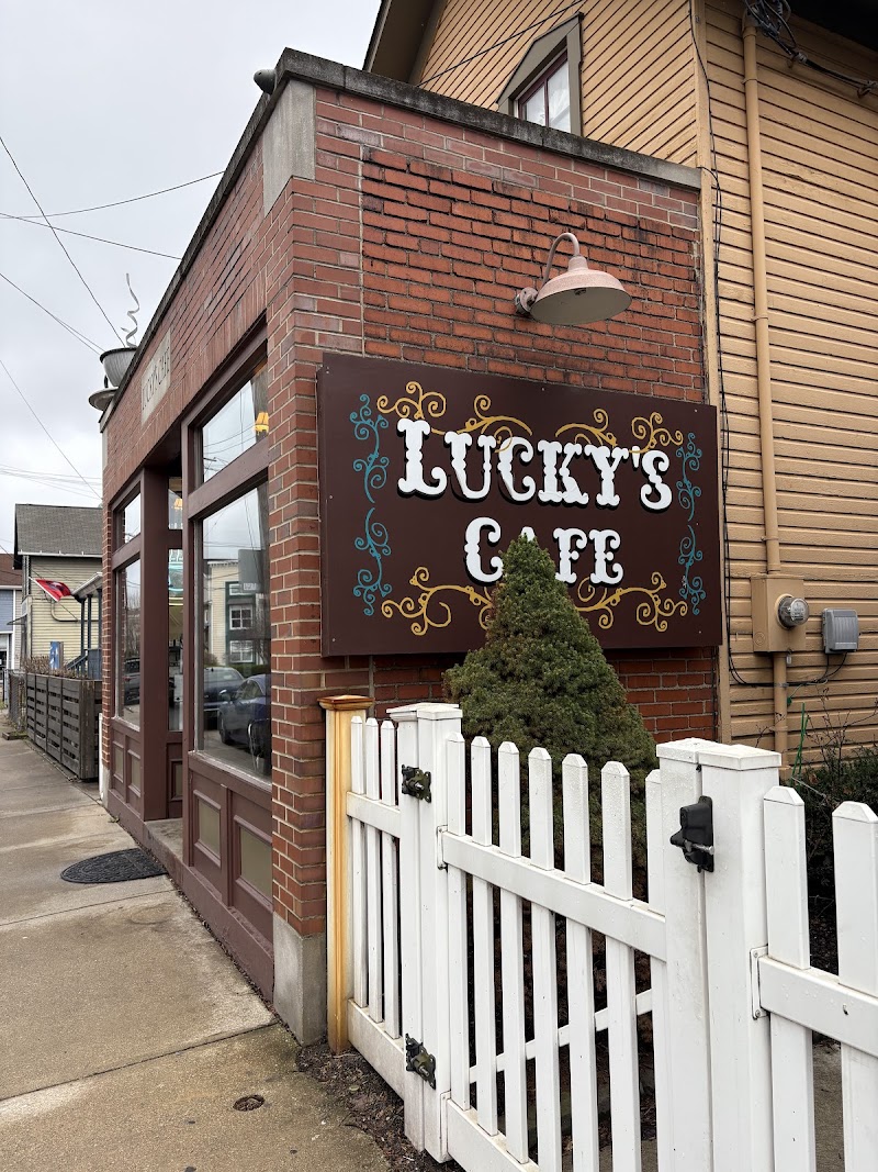 Lucky's Café Cleveland interior