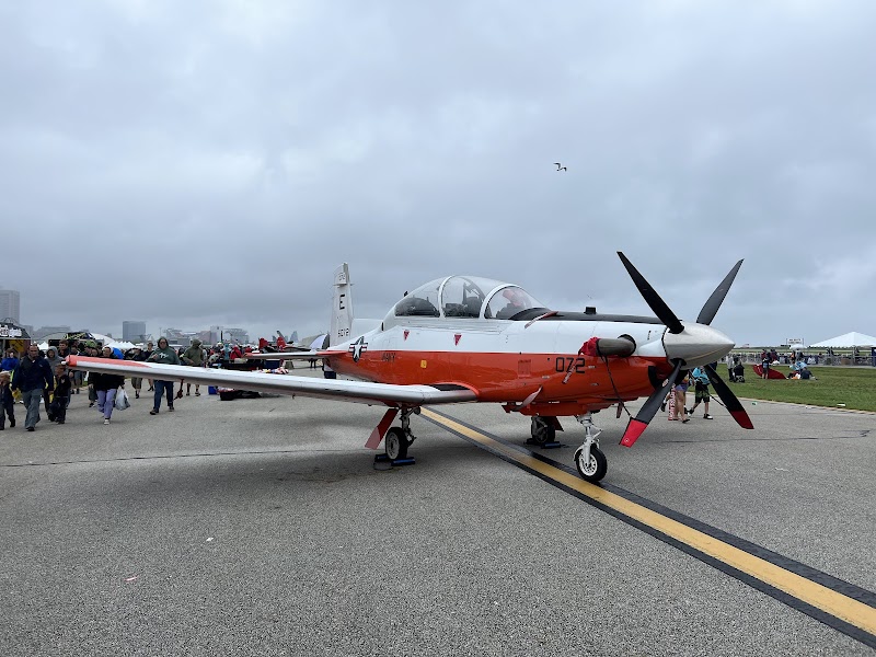 Signature Aviation BKL - Burke Lakefront Airport Cleveland interior