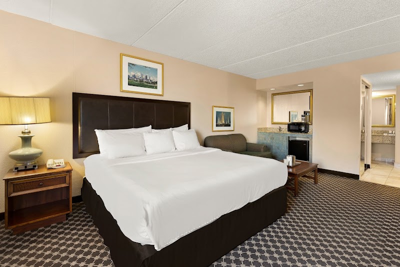 Hotel RL Cleveland Airport West by Sonesta Cleveland lobby