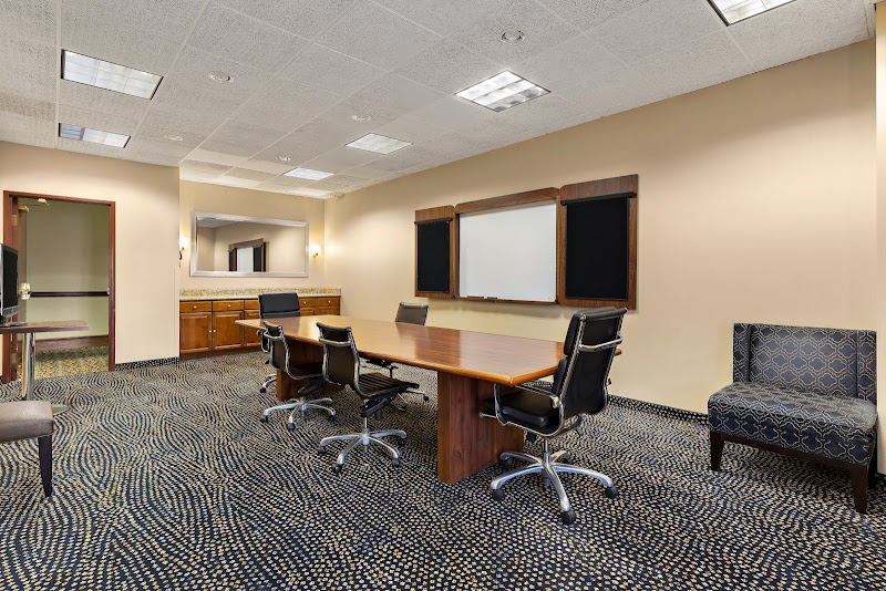 Hotel RL Cleveland Airport West by Sonesta Cleveland room