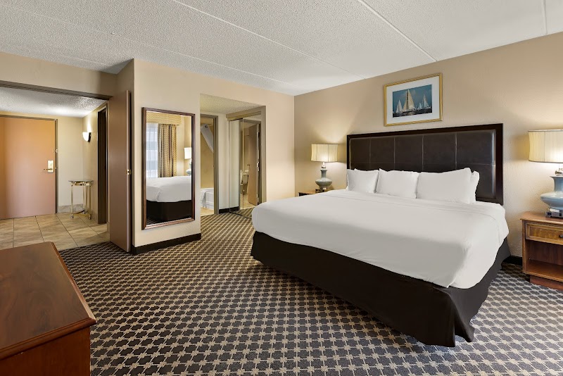 Hotel RL Cleveland Airport West by Sonesta Cleveland amenities