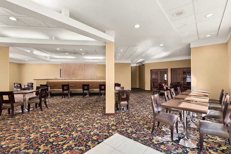 Hotel RL Cleveland Airport West by Sonesta Cleveland amenities