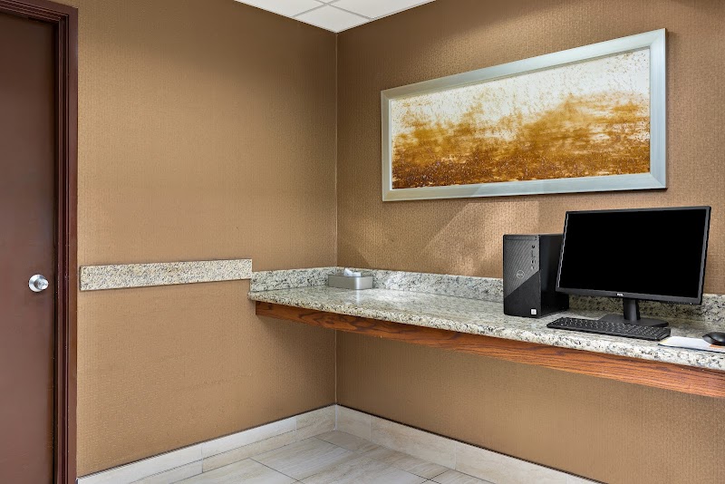 Hotel RL Cleveland Airport West by Sonesta Cleveland amenities