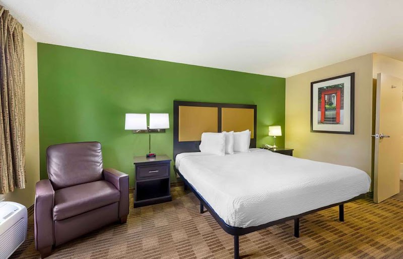Extended Stay America Suites- Cleveland - Beachwood - Orange Place - South Cleveland lobby