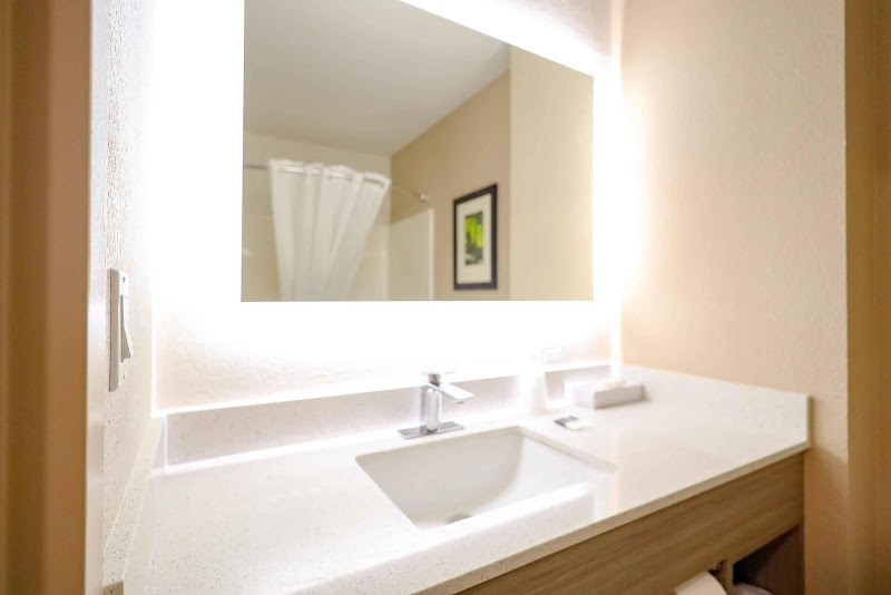Extended Stay America Suites- Cleveland - Beachwood - Orange Place - South Cleveland amenities