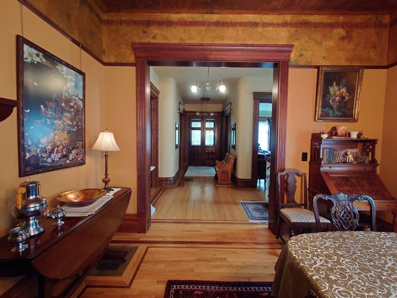 Wallace Manor Bed and Breakfast Cleveland amenities