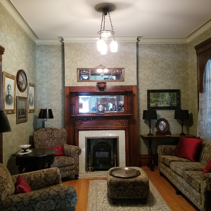 Wallace Manor Bed and Breakfast Cleveland amenities