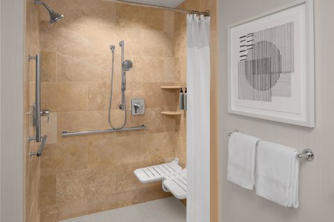 Courtyard by Marriott Cleveland University Circle Cleveland amenities