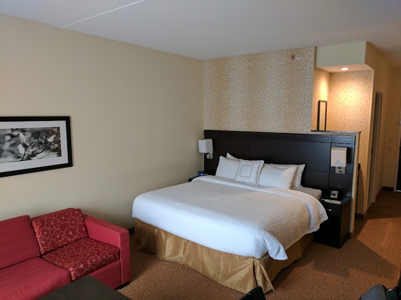 Courtyard by Marriott Cleveland University Circle Cleveland amenities