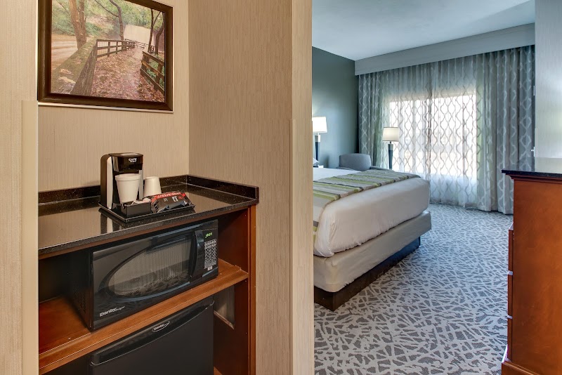 Drury Inn & Suites Cleveland Beachwood Cleveland amenities