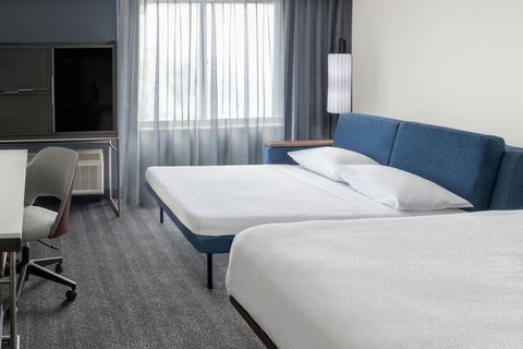 Courtyard by Marriott Cleveland Airport South Cleveland lobby