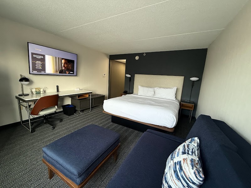 Courtyard by Marriott Cleveland Airport South Cleveland amenities