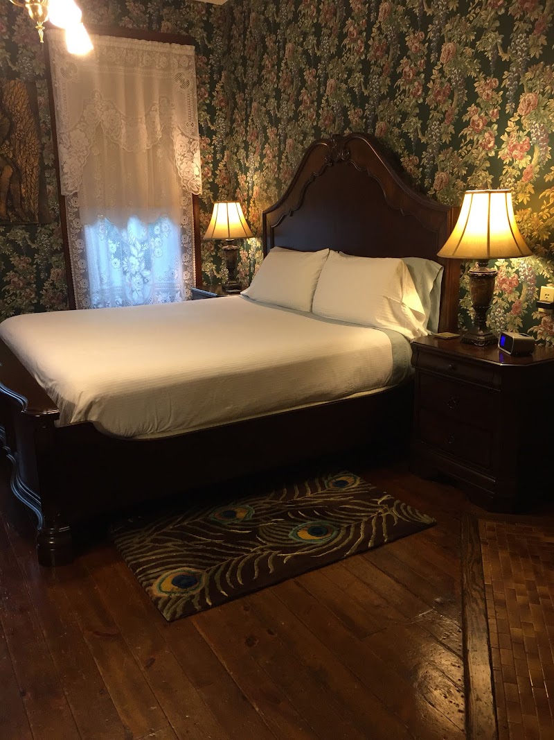Spitzer House Bed and Breakfast Cleveland amenities