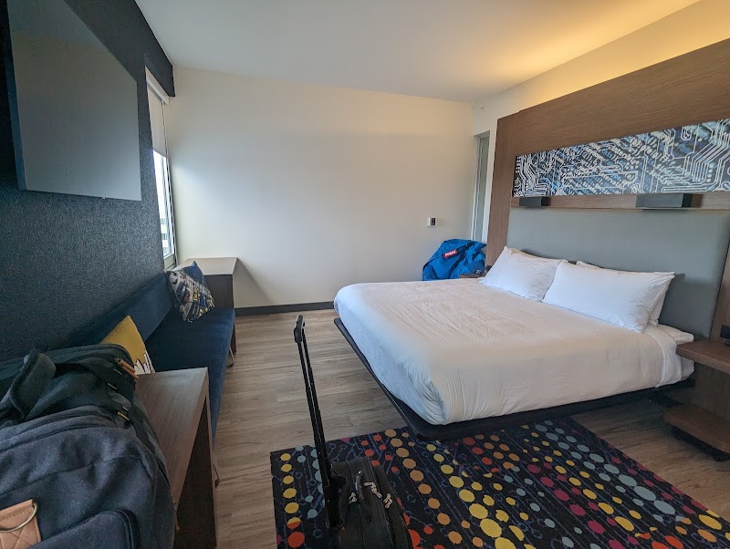 Aloft Cleveland Beachwood Cleveland amenities