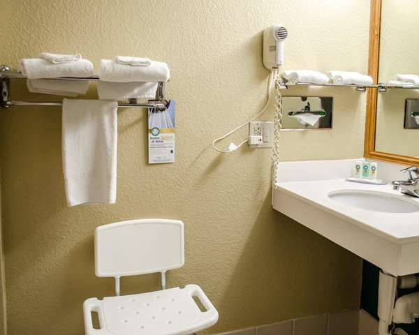 Quality Inn & Suites Medina- Akron West Cleveland amenities