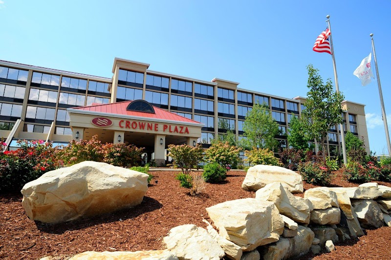Crowne Plaza Cleveland Airport by IHG in Cleveland