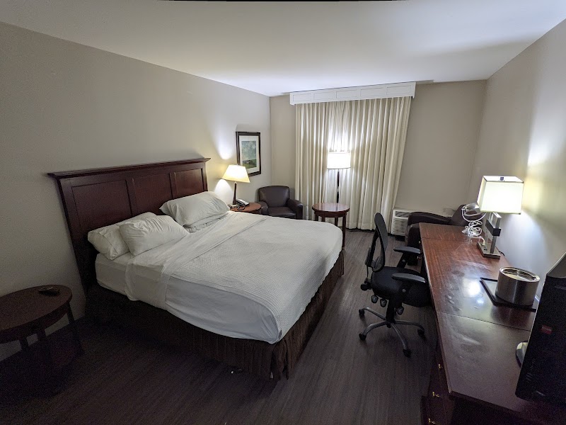 Ramada by Wyndham Cleveland Independence Cleveland lobby