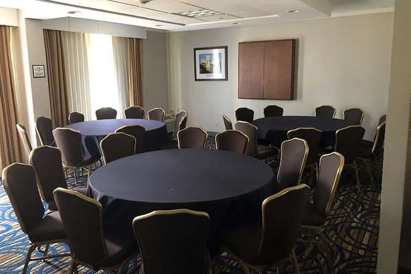 Ramada by Wyndham Cleveland Independence Cleveland amenities