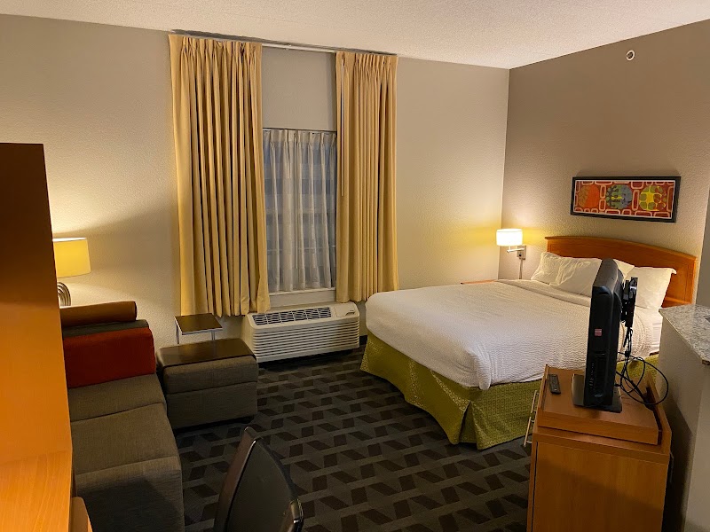 MainStay Suites Middleburg Heights Cleveland Airport Cleveland amenities