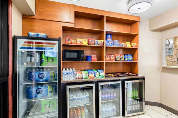 Quality Inn Middleburg Heights near Cleveland Airport Cleveland amenities