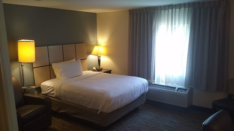 Sonesta Simply Suites Cleveland North Olmsted Airport Cleveland lobby