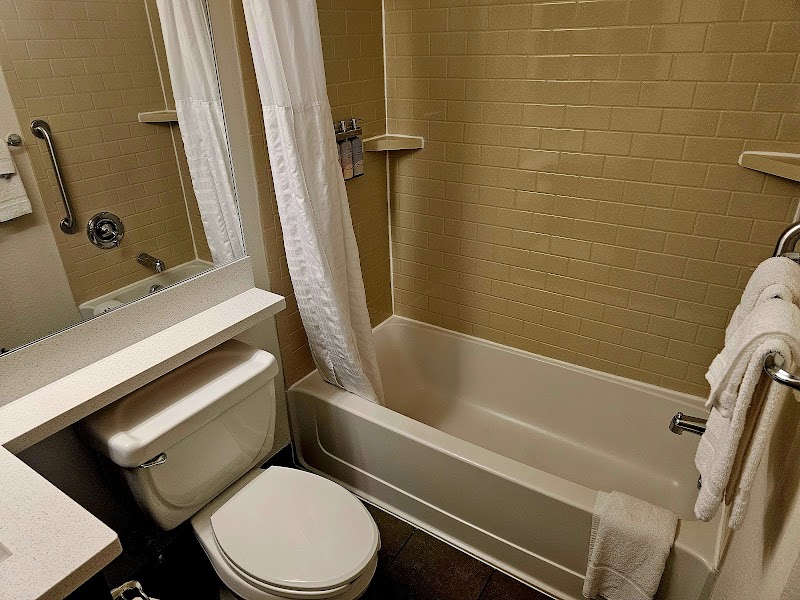 Sonesta Simply Suites Cleveland North Olmsted Airport Cleveland amenities