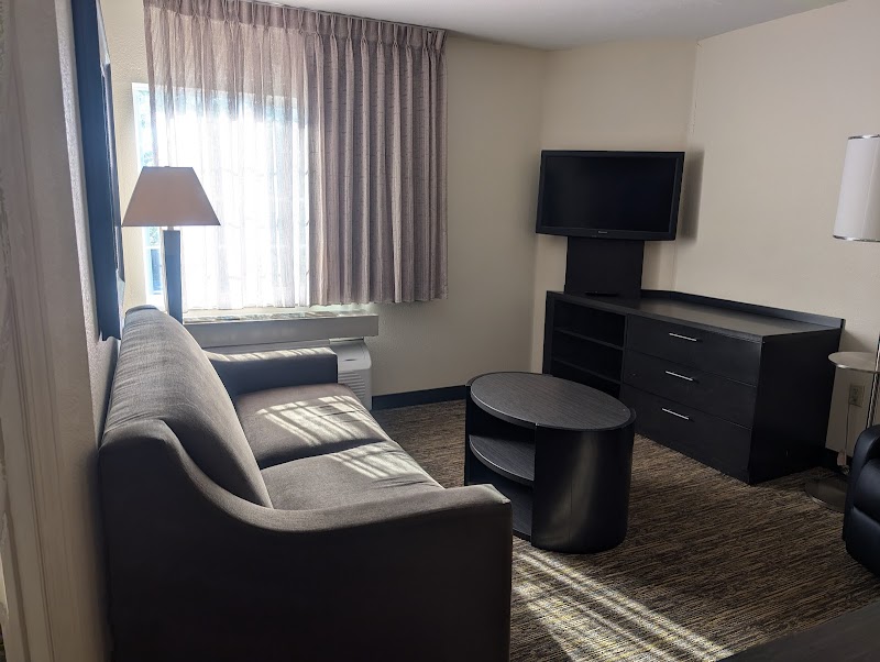 Sonesta Simply Suites Cleveland North Olmsted Airport Cleveland amenities