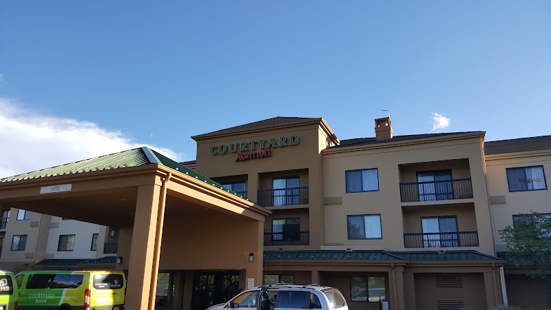 Courtyard by Marriott Cleveland Airport North Cleveland amenities