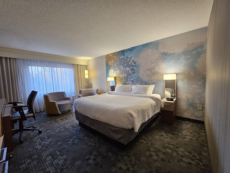Courtyard by Marriott Cleveland Airport North Cleveland amenities