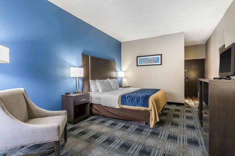 Comfort Inn Cleveland Airport Cleveland amenities
