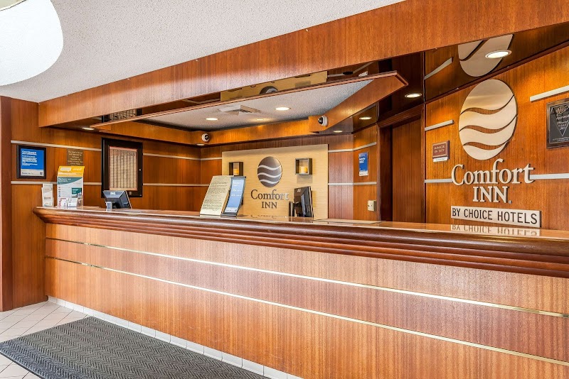 Comfort Inn Cleveland Airport Cleveland amenities