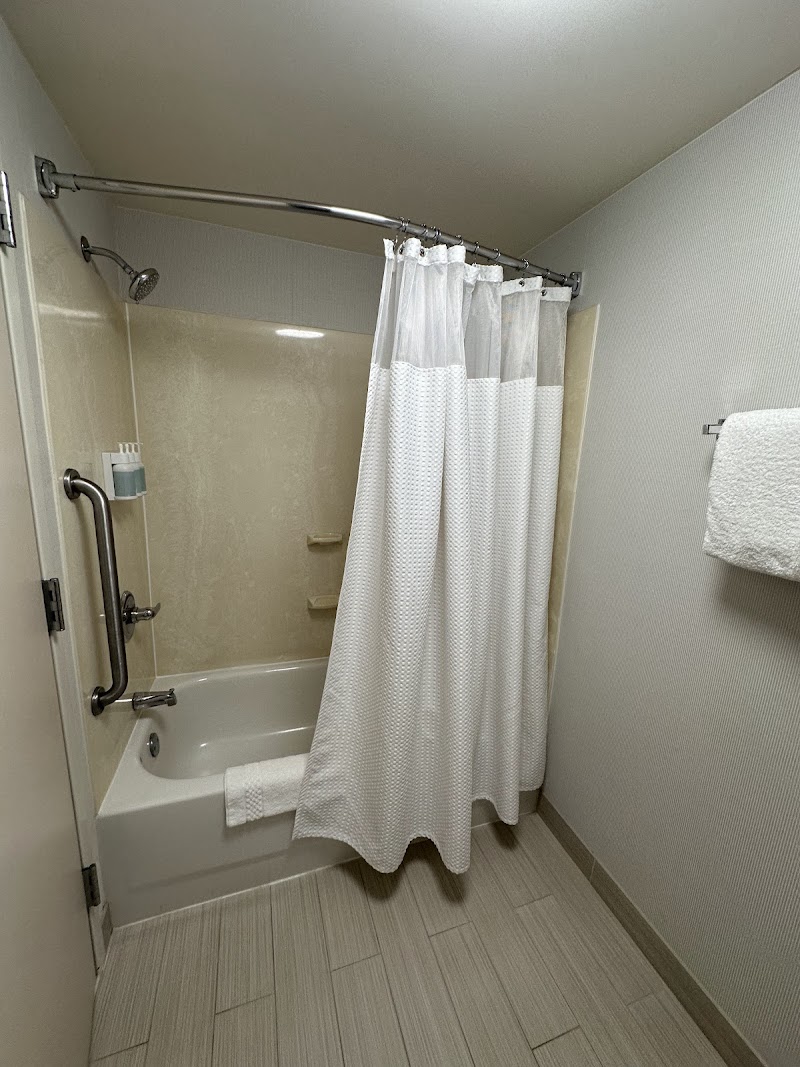 Courtyard by Marriott Cleveland Independence Cleveland amenities