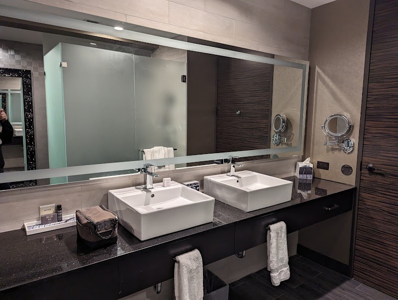 Metropolitan at The 9, Autograph Collection Cleveland room