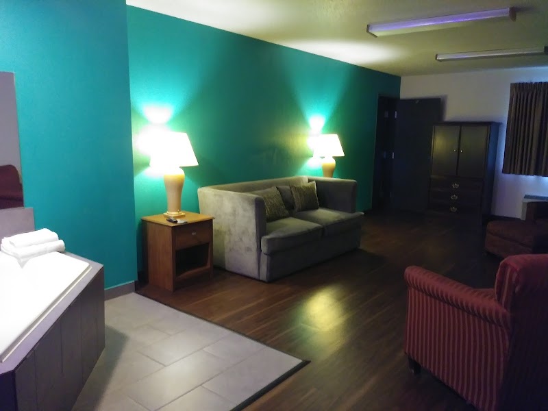 SkyLight Inn & Suites Cleveland amenities