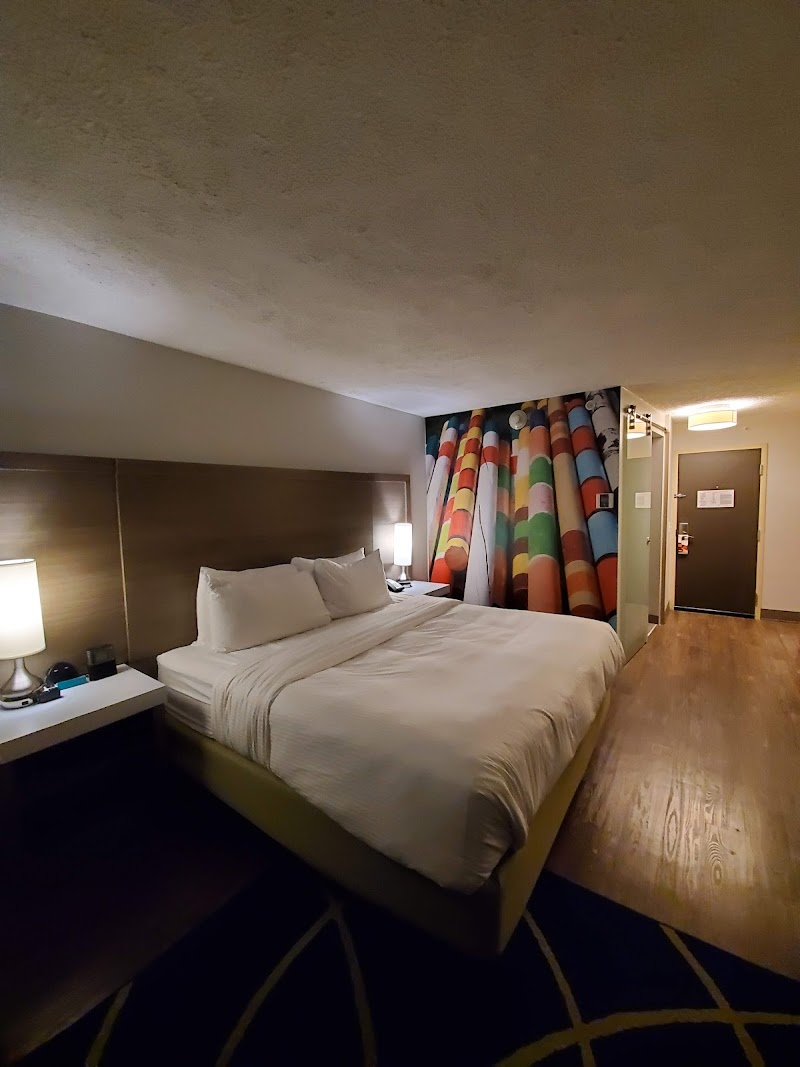 Hotel Indigo Cleveland-Beachwood, an IHG Hotel Cleveland amenities