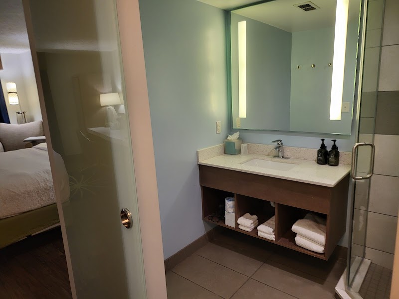 Hotel Indigo Cleveland-Beachwood, an IHG Hotel Cleveland amenities