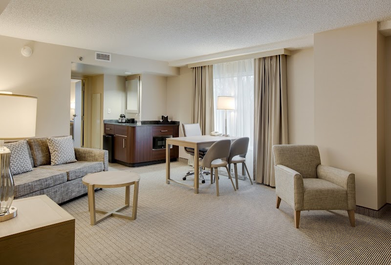 Embassy Suites by Hilton Cleveland Rockside Cleveland amenities