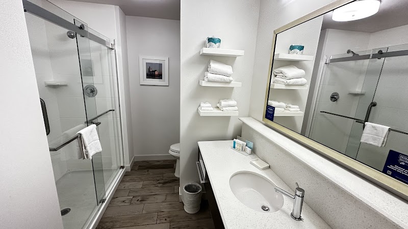 Hampton Inn North Olmsted Cleveland Airport Cleveland amenities