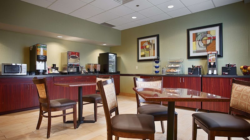 Best Western Airport Inn & Suites Cleveland Cleveland amenities