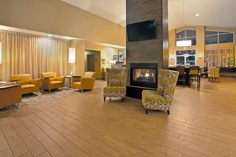 Hampton Inn & Suites Cleveland/Independence Cleveland amenities