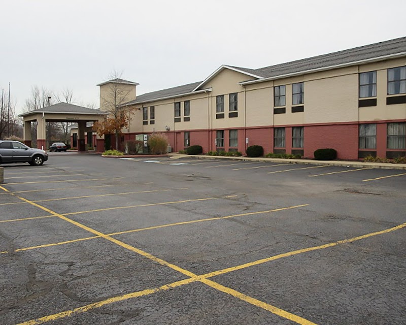 Quality Inn & Suites Oakwood Village - Cleveland South Cleveland amenities