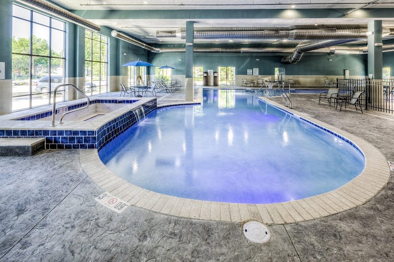 Holiday Inn Express & Suites Cleveland West - Westlake by IHG Cleveland room