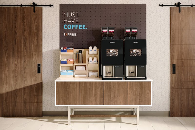 Holiday Inn Express & Suites Cleveland West - Westlake by IHG Cleveland amenities
