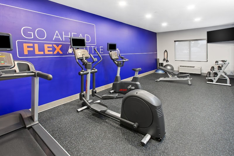 Holiday Inn Express Cleveland Airport - Brook Park by IHG Cleveland amenities