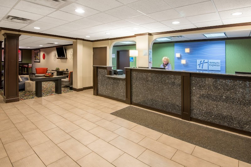 Holiday Inn Express Cleveland Airport - Brook Park by IHG Cleveland amenities