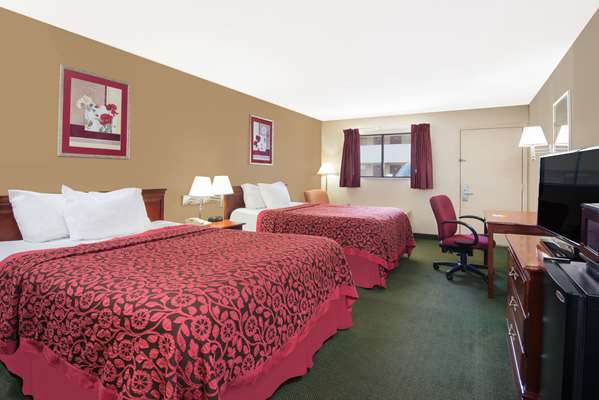 Days Inn by Wyndham Middleburg Heights Cleveland lobby